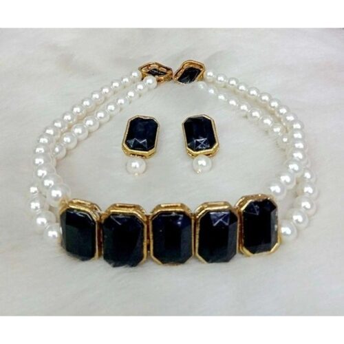 Twinkling Pearls And Stones Choker Set