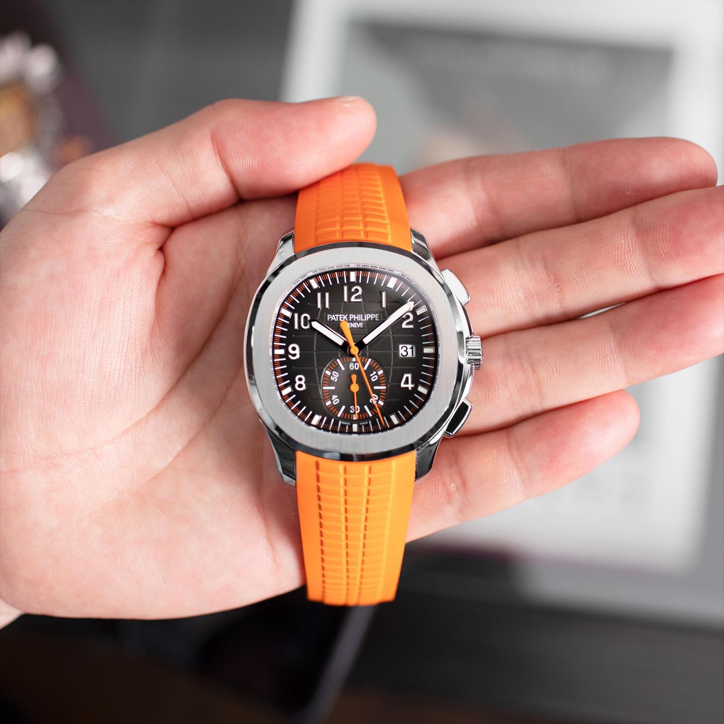 Luxury Watch Review: Patek Philippe Aquanaut 5167/1A-001