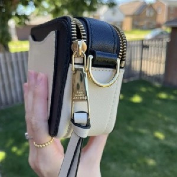 Marc Jacobs Handbag Snapshot Premium Quality With OG Box and Dust