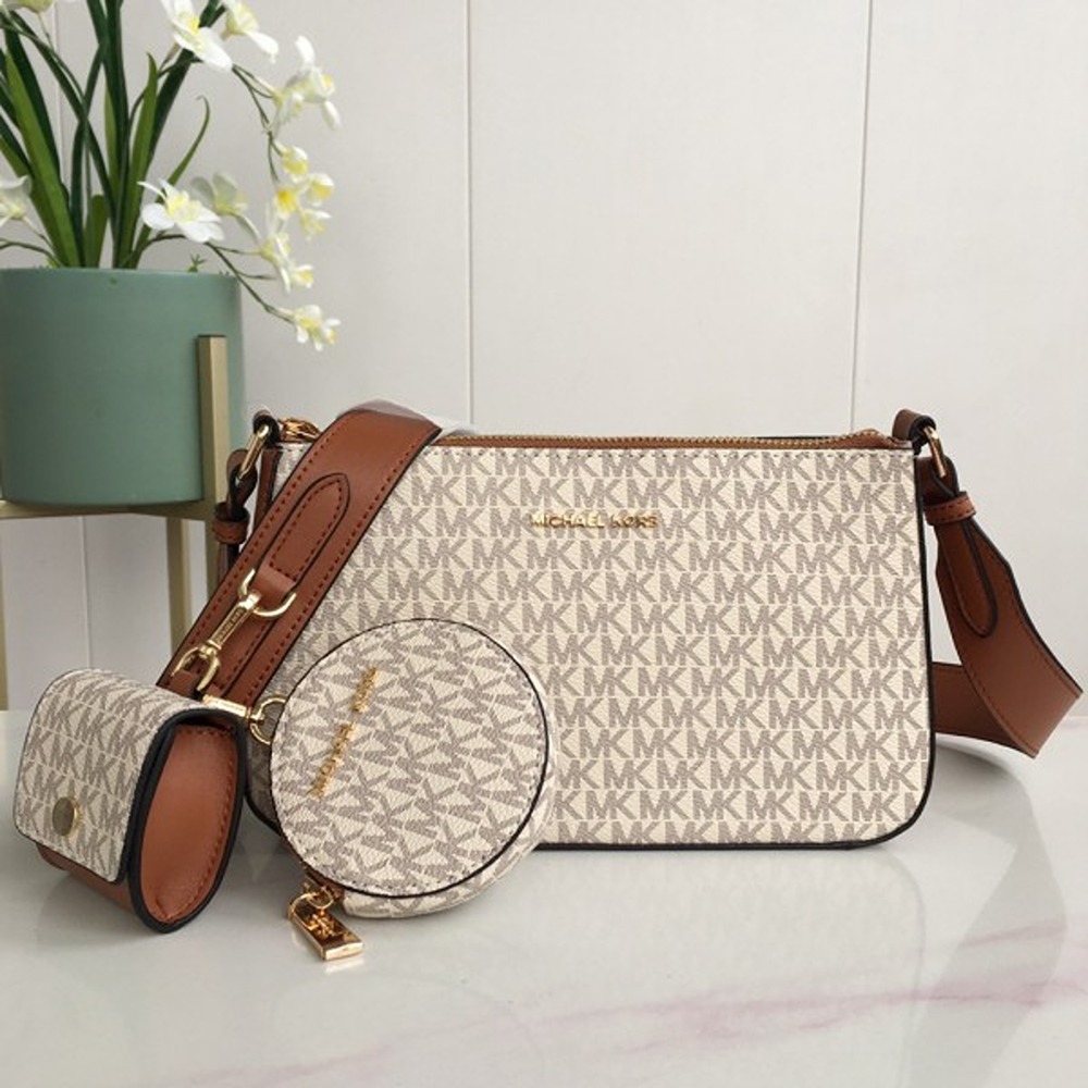 Michael Kors Is Most Popular Handbag Brand for Teens | Teen Vogue
