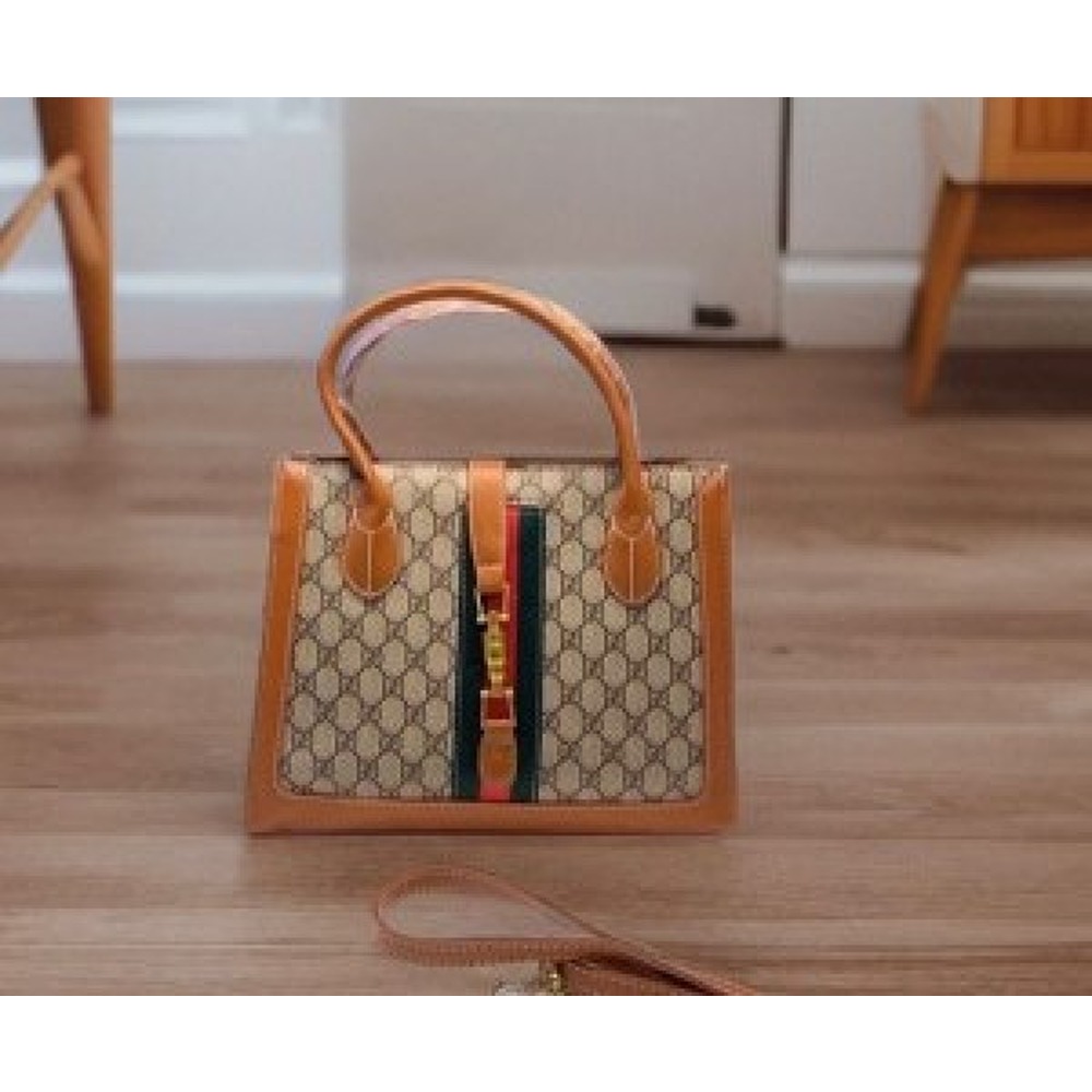 Amazon.com: Gucci Soho Large Leather Chain Shoulder Handbag Black BHFO 5480  : Clothing, Shoes & Jewelry