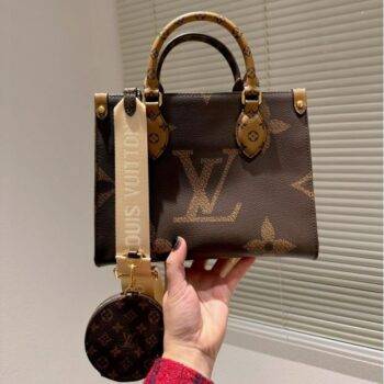 Trending Louis Vuitton Handbag Pochette For Girls 2