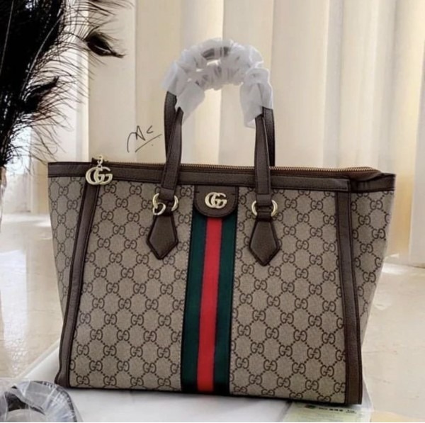 Gucci GG Canvas Small Bree Tote Bag – Luxe Marché India