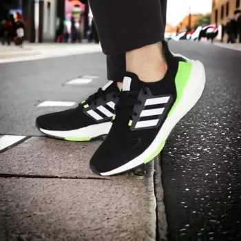 Adidas Ultra Boost 22 Running Shoes