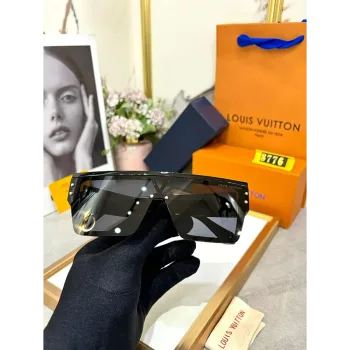 Louis Vuitton Sunglasses with Golden Orignal Case and Accessories