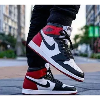 Nike Air Jordan Retro 1 High Black Toe