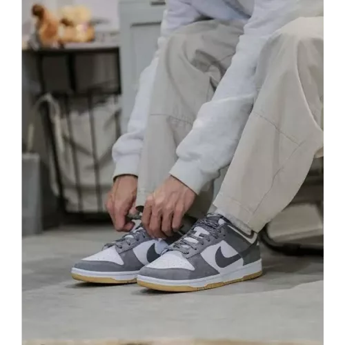 17 Nike sb dunk low smoke grey gum 3200 1