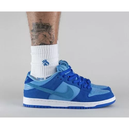 5 Nike SB Dunk Low Blue Raspberry 2999 1